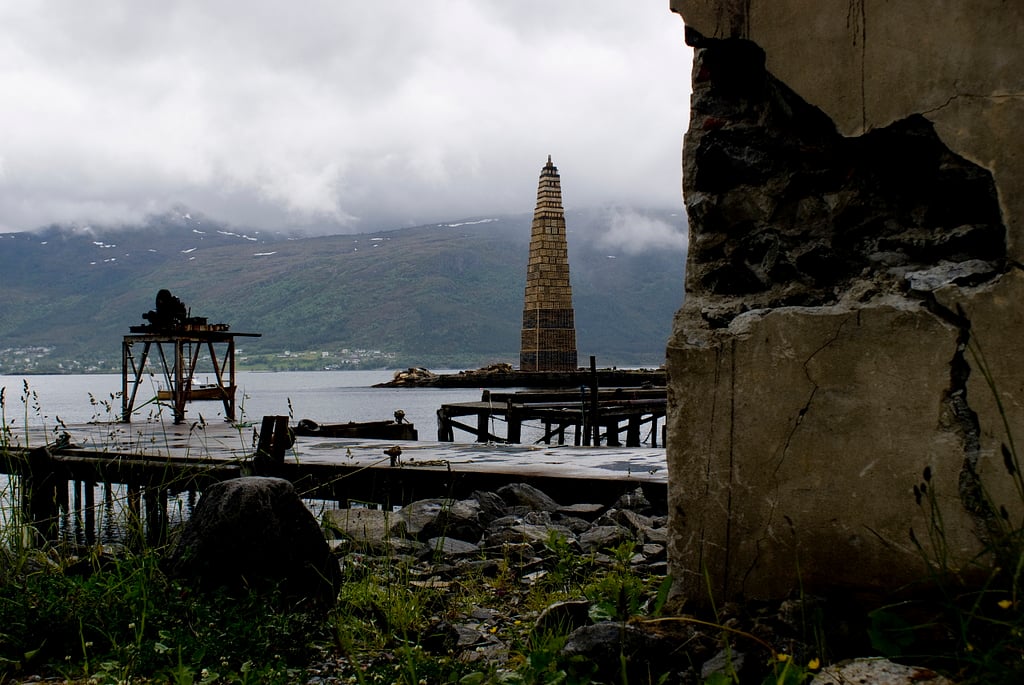 World's biggest bonfire fueled by a 130foottall stack of pallets [10