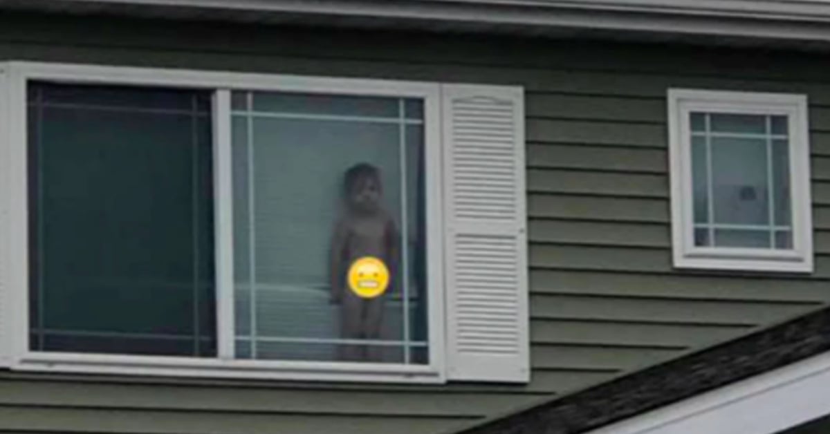 This Mom’s Neighbor Texted Her a Pic of Her Son Naked in the Window and the Whole Interaction Is Gold