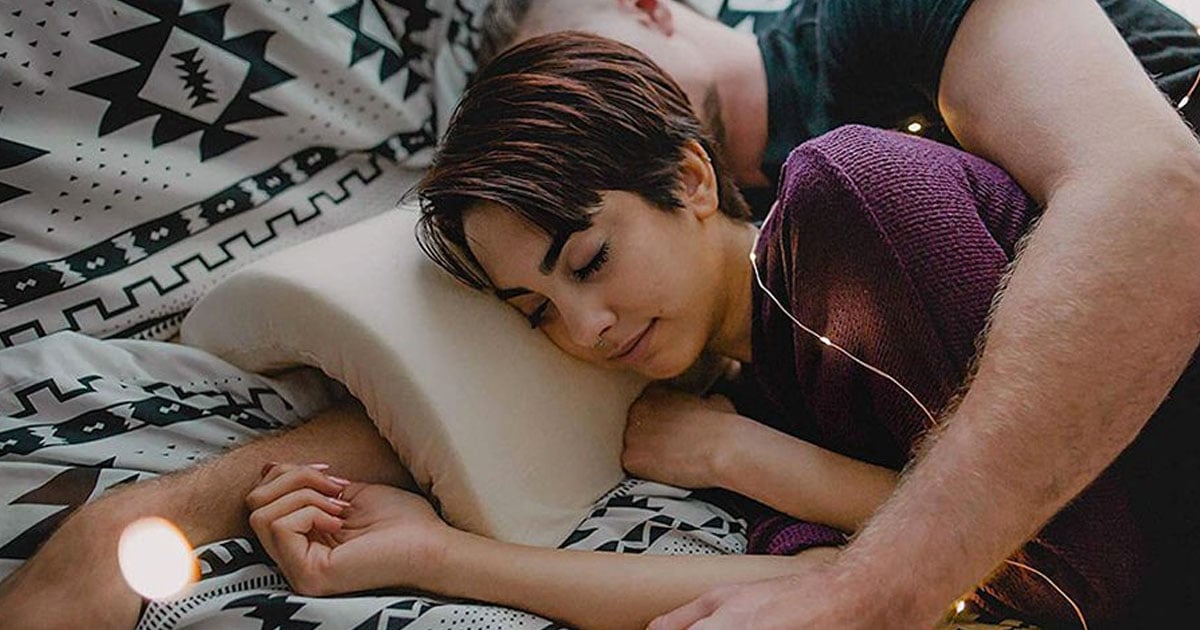 Pillow Stops People From Getting A Numb Arm When Spooning 22 Words