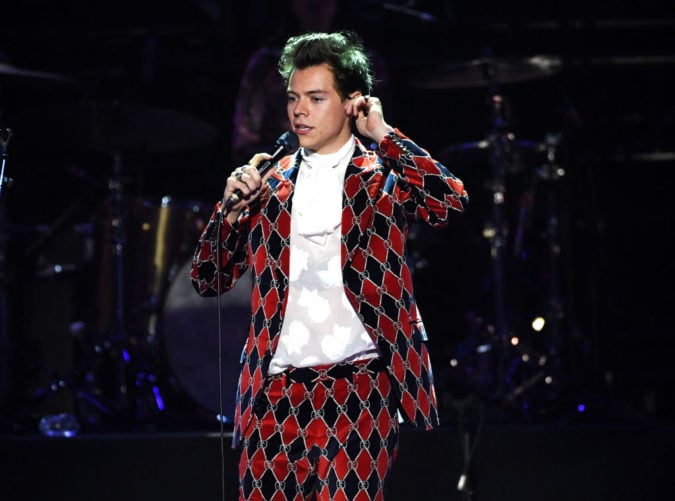 Harry Styles Has a Bowl Cut and Actually Looks Hot | 22 W