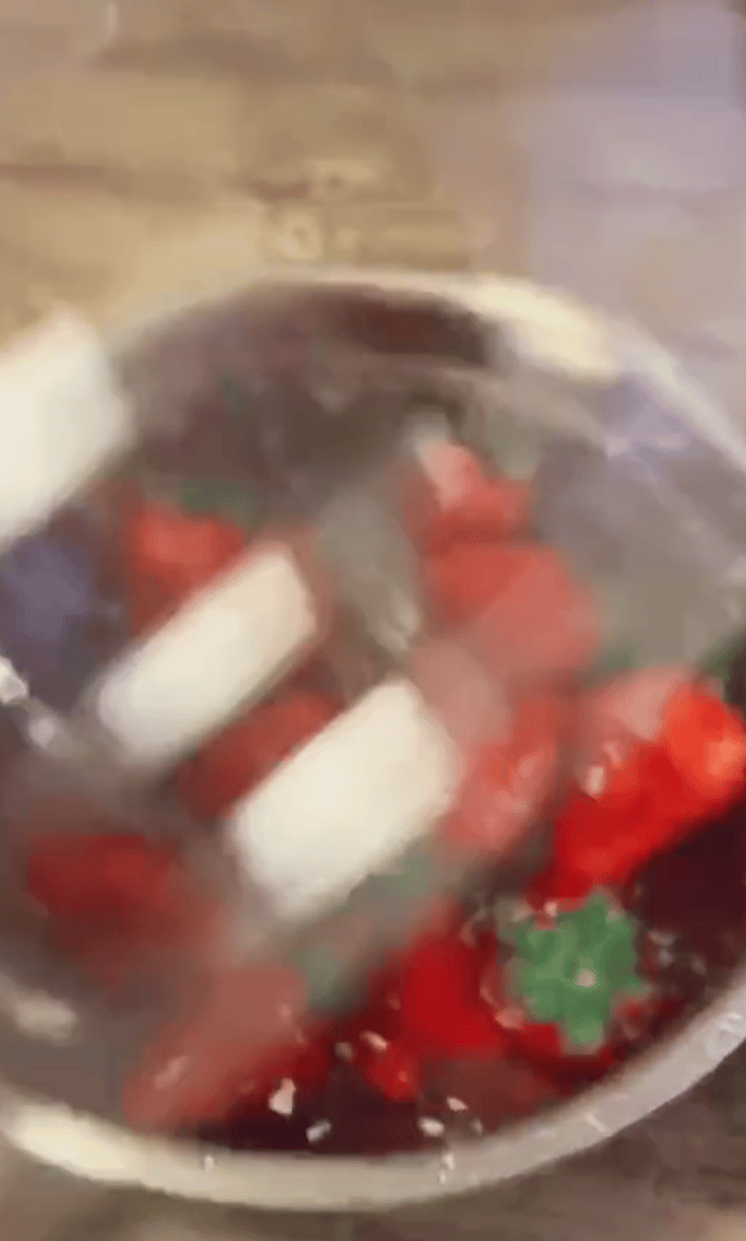 People Are Washing Their Strawberries in Salt Water and Finding Bugs