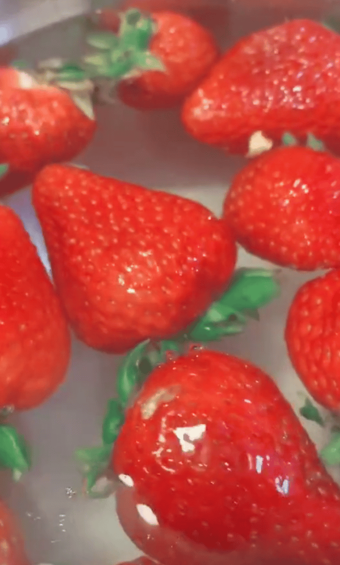 People Are Washing Their Strawberries in Salt Water and Finding Bugs