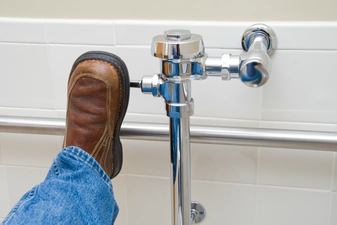 This Is Why You Should NEVER Put Toilet Paper On a Toilet Seat 22 Words