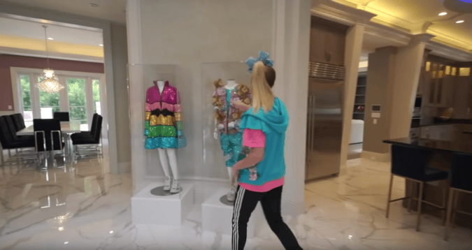 Jojo Siwa Bought a Huge New Mansion and It's Insane