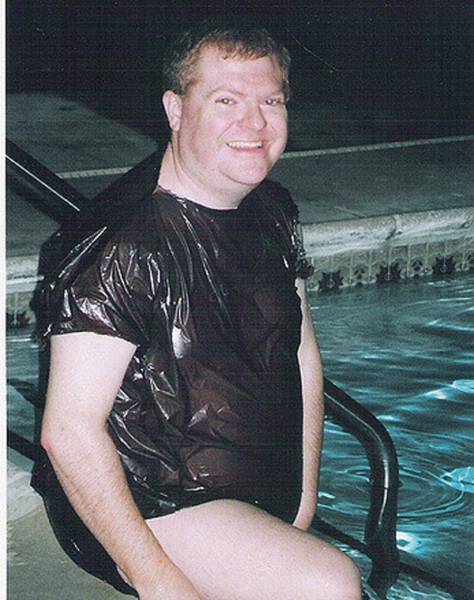 10 Baju Renang Ini Bukan Membuat Pemakainya Seksi, tapi Malah Terlihat